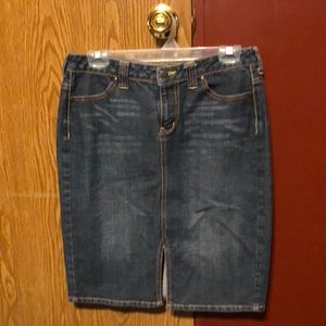Apt.9 stretch denim skirt size 10.